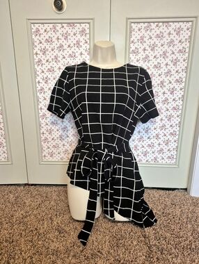 New Shein Black and White Grid Tie-Waist Assymetrical LTop Size M